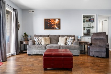 Amazing views of beautiful Lake Hamilton and mountains from this - photo 8