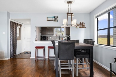 Amazing views of beautiful Lake Hamilton and mountains from this - photo 10