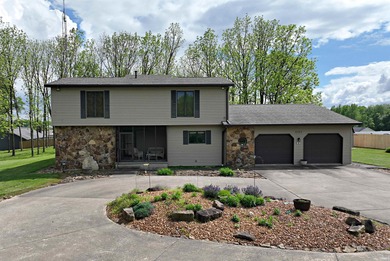 (private lake, pond, creek) Home For Sale in Washington Indiana