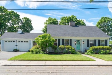 Beautifully updated 1947 Cape Cod set on a quiet cul-de-sac in - photo 1