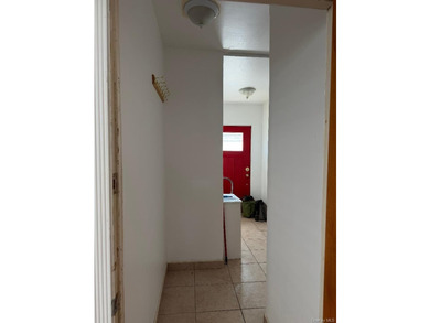 Immaculate 2 family home,2 over 2 with full finished basement - photo 14
