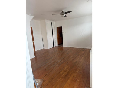 Immaculate 2 family home,2 over 2 with full finished basement - photo 15