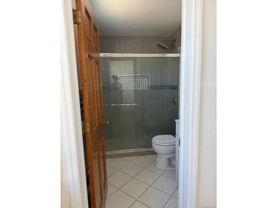 Immaculate 2 family home,2 over 2 with full finished basement - photo 16