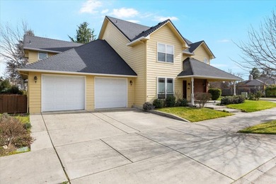 (private lake, pond, coastal) Home For Sale in Central Point Oregon