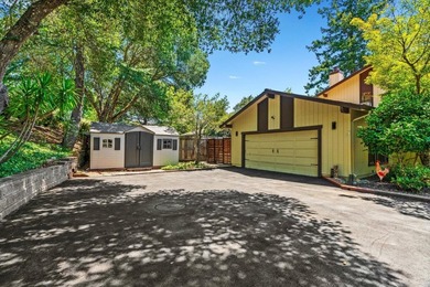 Elegance and Beauty abound in this spacious, private, and - photo 33