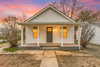 Rogue River Home For Sale in Grants Pass Oregon