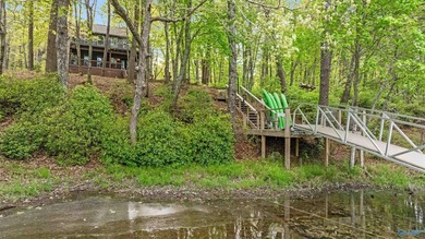Whether you're looking for a peaceful full-time residence or a - photo 2