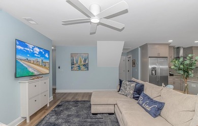 LUXURY at the BEACH!!! This LAKE FRONT 4 bedroom 3.5 bath raised - photo 4