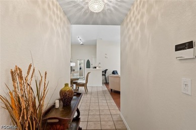 Bright and inviting, this second-floor 2-bedroom plus den - photo 3