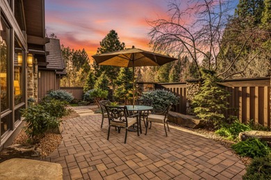 Welcome to effortless luxury living on the second green. Set on - photo 3