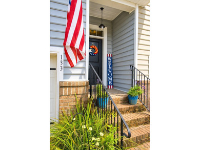 Welcome to 133 Claret Cup, a meticulously maintained and - photo 4