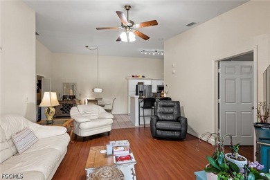 Bright and inviting, this second-floor 2-bedroom plus den - photo 7
