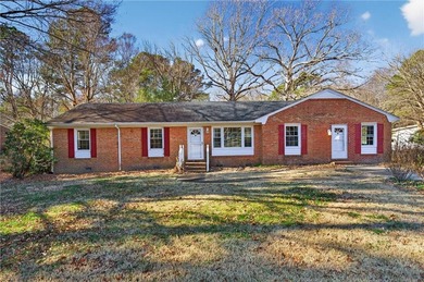 Lake Speight Home For Sale in Suffolk Virginia