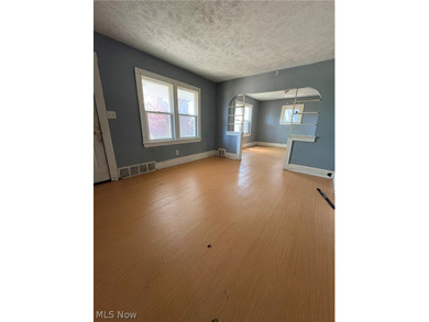 Attention investors - don't miss this value-add duplex on - photo 5