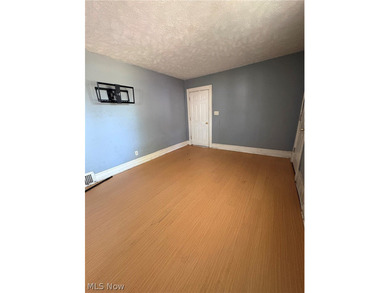 Attention investors - don't miss this value-add duplex on - photo 6