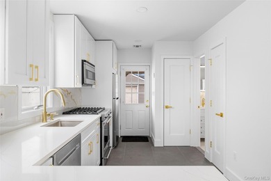 BRAND NEW !!- COMPLETELY RENOVATED-2 BEDROOM, 2 FULL BATHROOM - photo 11