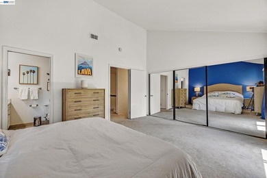 Welcome home! Vaulted ceilings, an abundance of natural light - photo 22