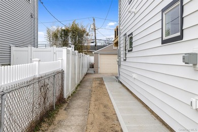 BRAND NEW !!- COMPLETELY RENOVATED-2 BEDROOM, 2 FULL BATHROOM - photo 27