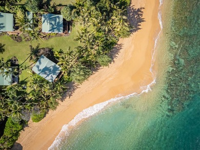 Five standalone beach cottages on three legal parcels, totaling - photo 30
