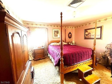 Charming raised ranch on a large, level lot backing to beautiful - photo 4