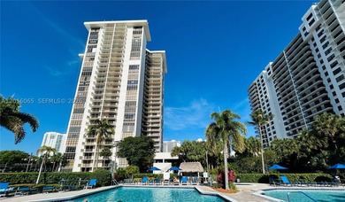 Little Maule Lake Condo For Sale in Aventura Florida