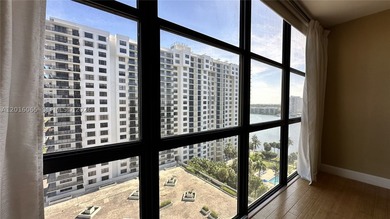 Rare, oversized split-plan residence on the 14th floor at the - photo 6