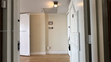 Rare, oversized split-plan residence on the 14th floor at the - photo 9
