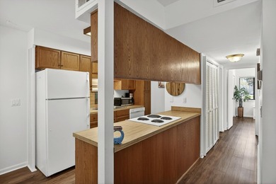 Enjoy coastal living in this beautiful fully furnished 2-bedroom - photo 7