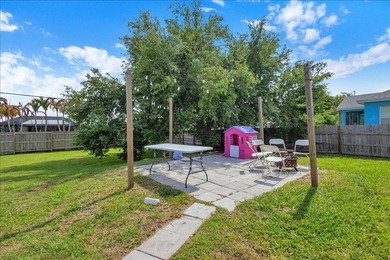 This beautiful CBS home features a 2021 metal roof, spacious - photo 7