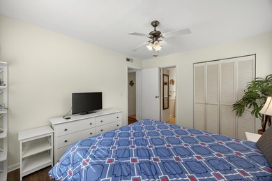 Enjoy coastal living in this beautiful fully furnished 2-bedroom - photo 10
