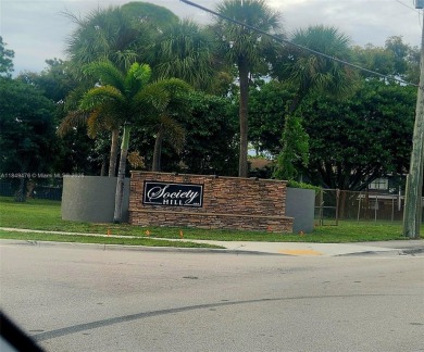 Lake Townhome/Townhouse For Sale in West Palm Beach, Florida