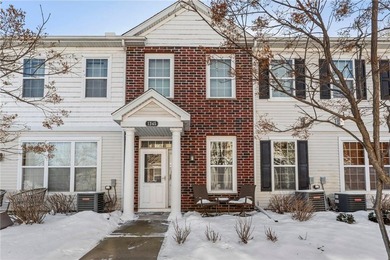 Kohlman Lake Townhome/Townhouse For Sale in Maplewood Minnesota
