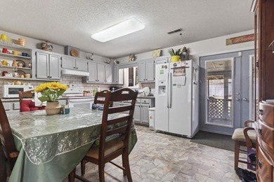 Welcome to 106 Fonza St in Conway, a well-maintained 3-bedroom