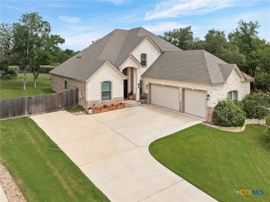 Located on a spacious 0.647-acre lot in Dawson Ridge and Belton - photo 2