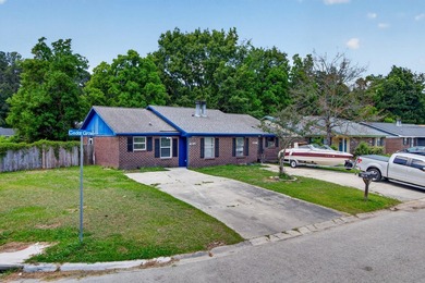Excellent investment opportunity or owner-occupant purchase with - photo 2