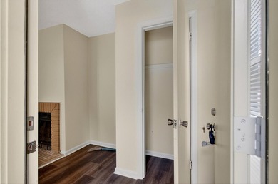 Excellent investment opportunity or owner-occupant purchase with - photo 4