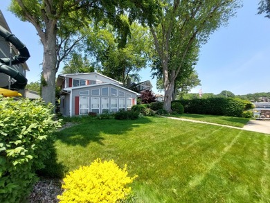 Perfect lakefront location on Eagle Lake in Edwardsburg! This - photo 3