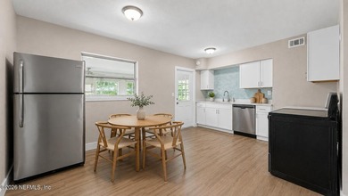 Beautifully renovated 3-bedroom, 2-bath home in the Arlington - photo 8