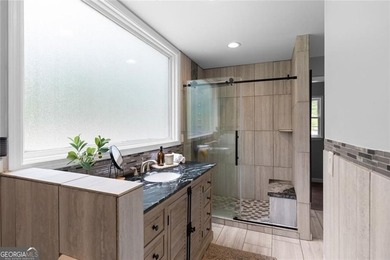 Welcome to your fully renovated Lake Sinclair waterfront retreat - photo 18