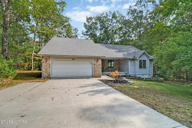 Saint George Lake Home For Sale in Crossville Tennessee