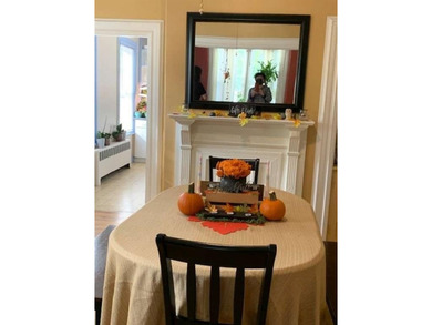 Elegant 2-family 3 floor Blue Victorian house with a large - photo 10