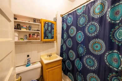 Investors take note: a rare opportunity to own a spacious - photo 11