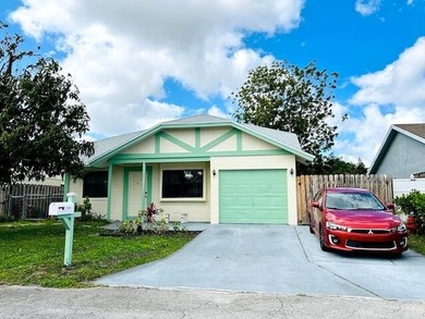 Beautiful home perfect for first-time buyers! This 3 bedroom - photo 1