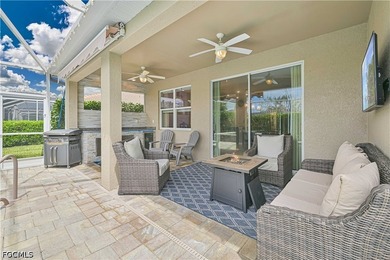 Welcome to your dream home in the sought-after Cascades at River - photo 8
