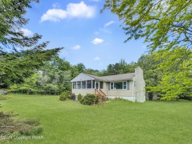 Pinetree Lake Home For Sale in Long Pond Pennsylvania