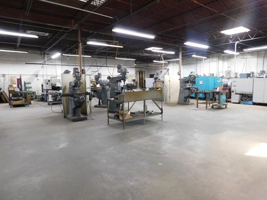 First time on the market this Commercial Job Shop with CNC Mills - photo 10
