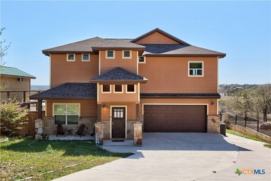 Welcome to lakefront living at Canyon Lake, where sparkling blue - photo 4