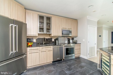 LUXURY CONDO AT HARBORVIEW TOWERS, The Place to be Impressed! As - photo 6