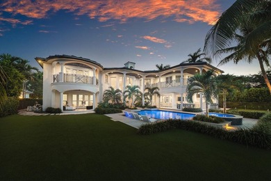 Beyond the gates of a private motor court, this six-bedroom golf - photo 3