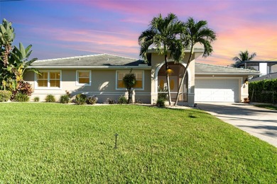 Caloosahatchee River Home For Sale in Cape Coral Florida